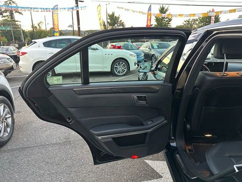 Used 2016 Mercedes-Benz E 350 E 350 4MATIC Sedan 4D image 12