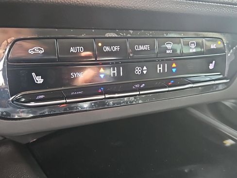 Used 2023 Buick Envision Preferred FWD image 17