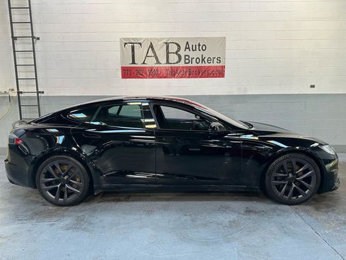 Used 2022 Tesla Model S Plaid image 2