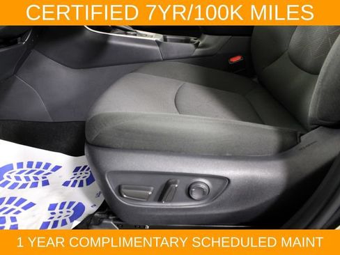 Used 2025 Toyota RAV4 XLE AWD/4WD image 18