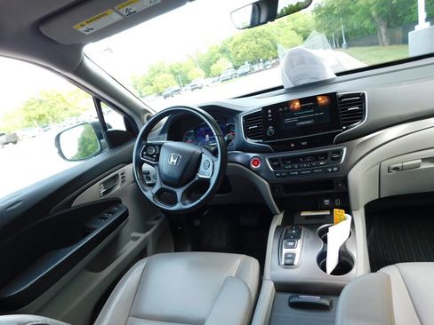 Used 2021 Honda Pilot Special Edition image 2
