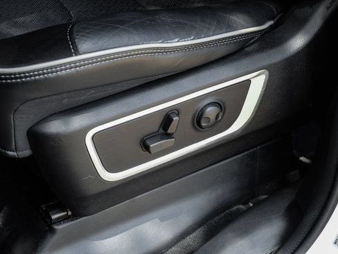 Used 2023 RAM 1500 Laramie AWD/4WD image 48