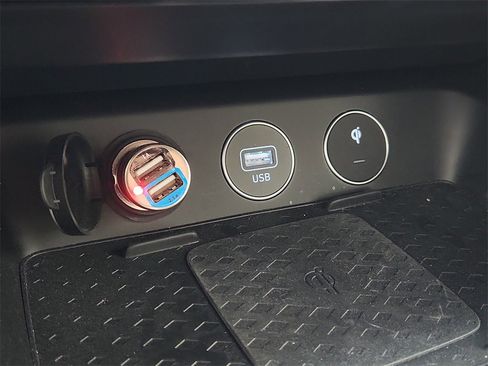 Used 2025 Genesis G70 2.5T w/ Sport Prestige Package image 30