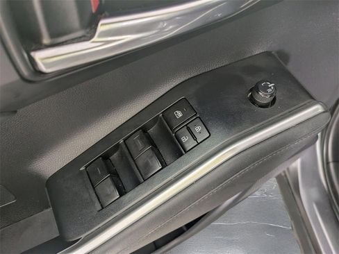 Used 2023 Toyota Highlander XLE image 13