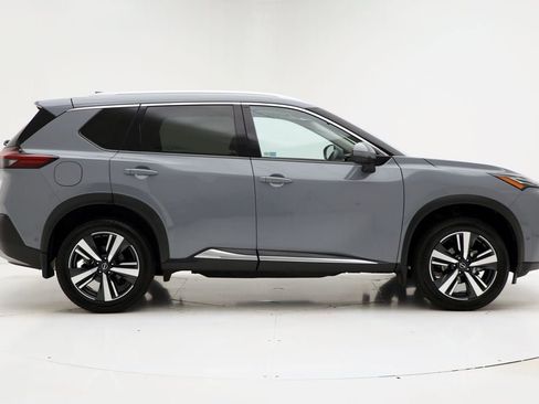 Used 2023 Nissan Rogue Platinum w/ Platinum Premium Package image 3