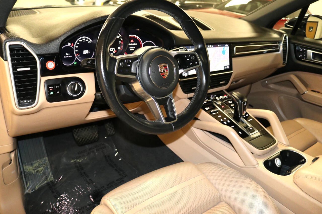 Used 2020 Porsche Cayenne Turbo AWD/4WD image 88
