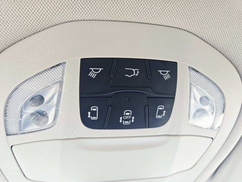 Used 2023 Chrysler Pacifica Touring-L FWD image 37