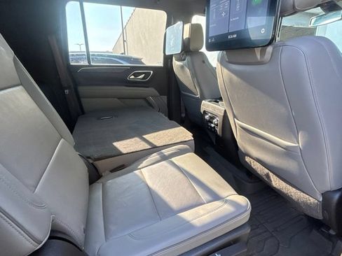 Used 2021 GMC Yukon XL SLT w/ Rear Media and Nav Package AWD/4WD image 21