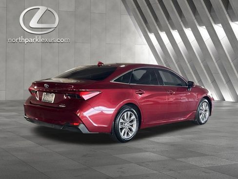 Used 2022 Toyota Avalon XLE w/ Moonroof Package image 6