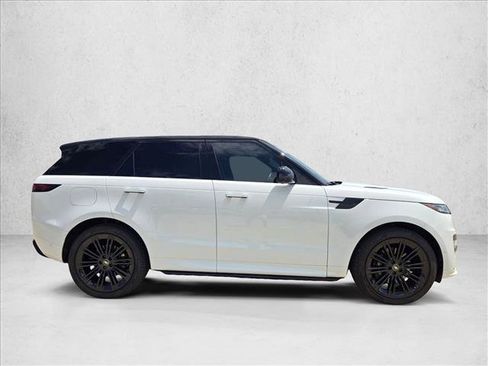Used 2025 Land Rover Range Rover Sport Dynamic SE AWD/4WD image 4