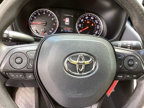 Used 2021 Toyota RAV4 LE AWD/4WD image 15