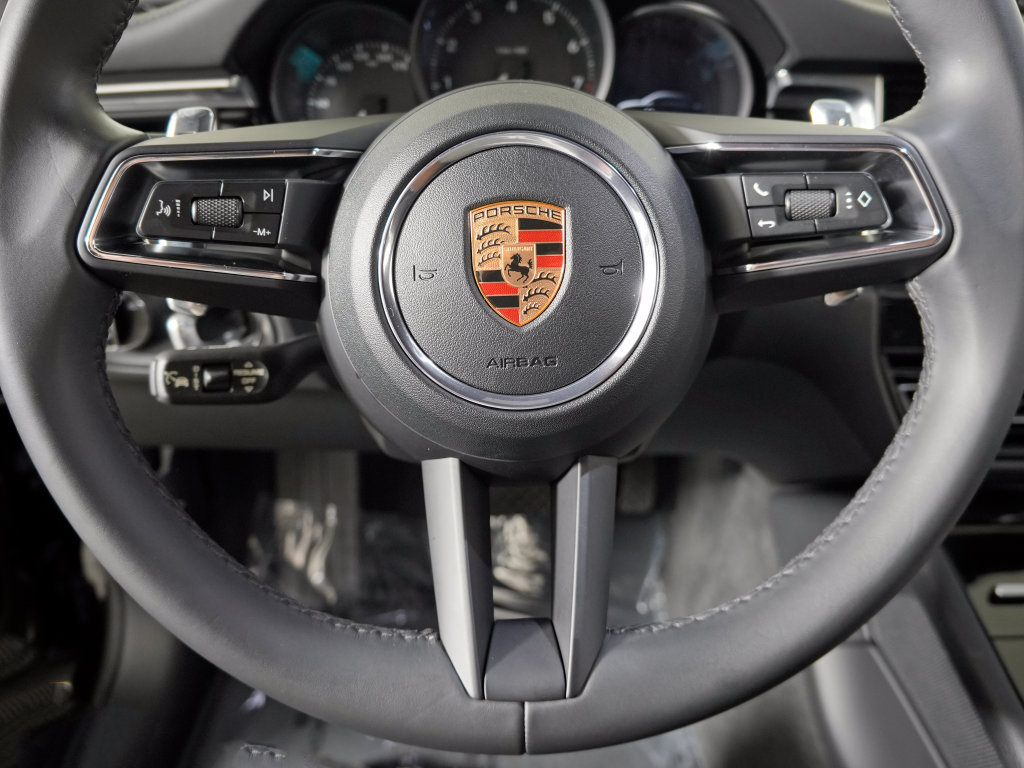 Certified 2025 Porsche Macan w/ Premium Package Plus AWD/4WD image 27