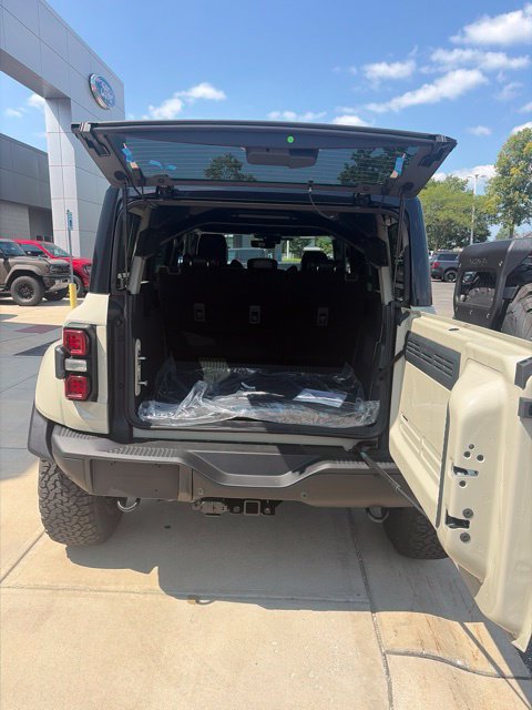 New 2026 Ford Bronco Raptor w/ Interior Carbon Fiber Pack AWD/4WD image 12