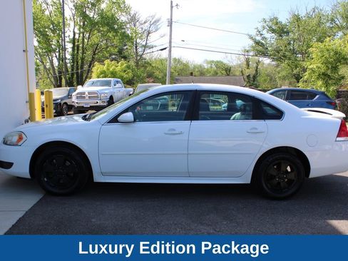 Used 2010 Chevrolet Impala LT w/ Luxury Edition Package FWD image 12