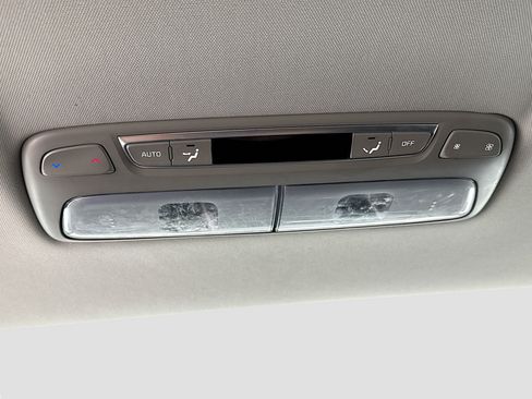 Used 2024 Kia Telluride S w/ S Sunroof Package FWD image 17