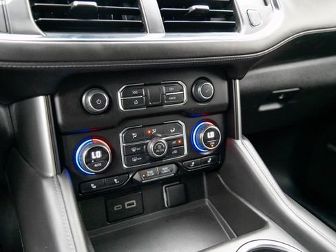 Used 2024 Chevrolet Suburban LT image 30