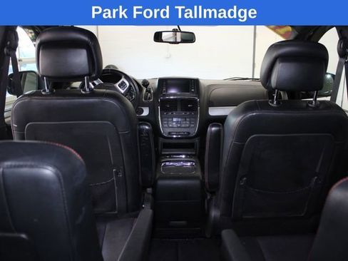 Used 2017 Dodge Grand Caravan GT image 26