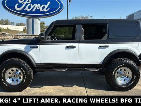 New 2025 Ford Bronco Badlands image 3