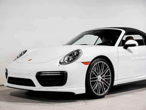 Used 2018 Porsche 911 Turbo image 32
