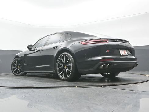 Used 2018 Porsche Panamera 4S image 28