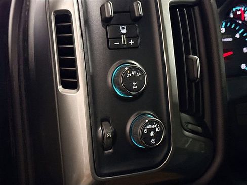 Used 2019 Chevrolet Silverado 2500 LT w/ Midnight Edition AWD/4WD image 8