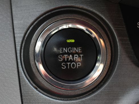 Used 2009 Toyota RAV4 Limited AWD/4WD image 19