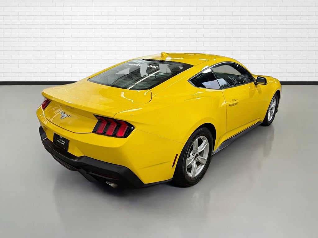 Used 2024 Ford Mustang Coupe RWD image 9