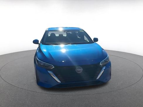 Used 2025 Nissan Sentra SV image 4