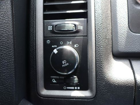 Used 2017 RAM 1500 Express AWD/4WD image 17