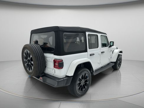 Used 2023 Jeep Wrangler Unlimited Sahara w/ Cold Weather Group AWD/4WD image 3