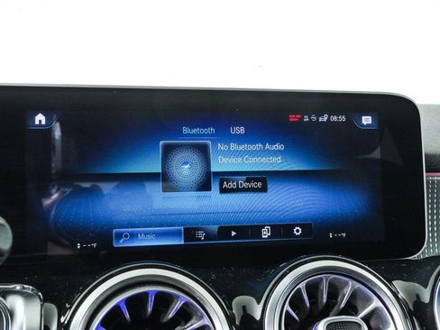 Used 2021 Mercedes-Benz GLB 250 4MATIC image 15