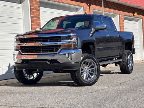 Used 2018 Chevrolet Silverado 1500 LT w/ All Star Edition image 8
