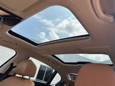 Used 2020 BMW 750i xDrive w/ Executive Package AWD/4WD image 36