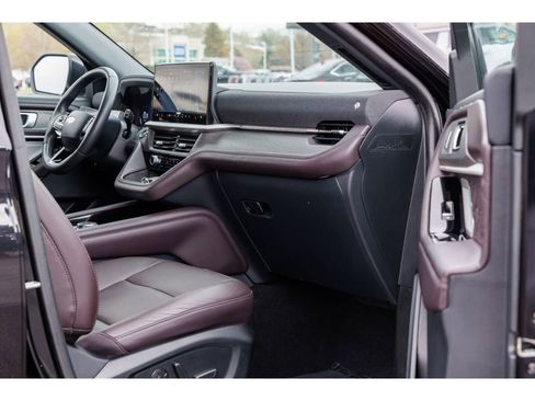 Used 2025 Ford Explorer Platinum w/ LUX Leather Package AWD/4WD image 10
