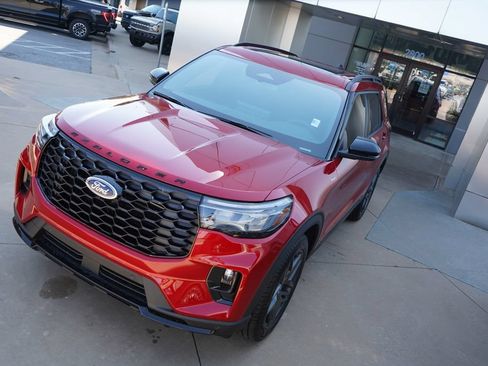 New 2026 Ford Explorer ST-Line w/ ST-Line Street Pack AWD/4WD image 15