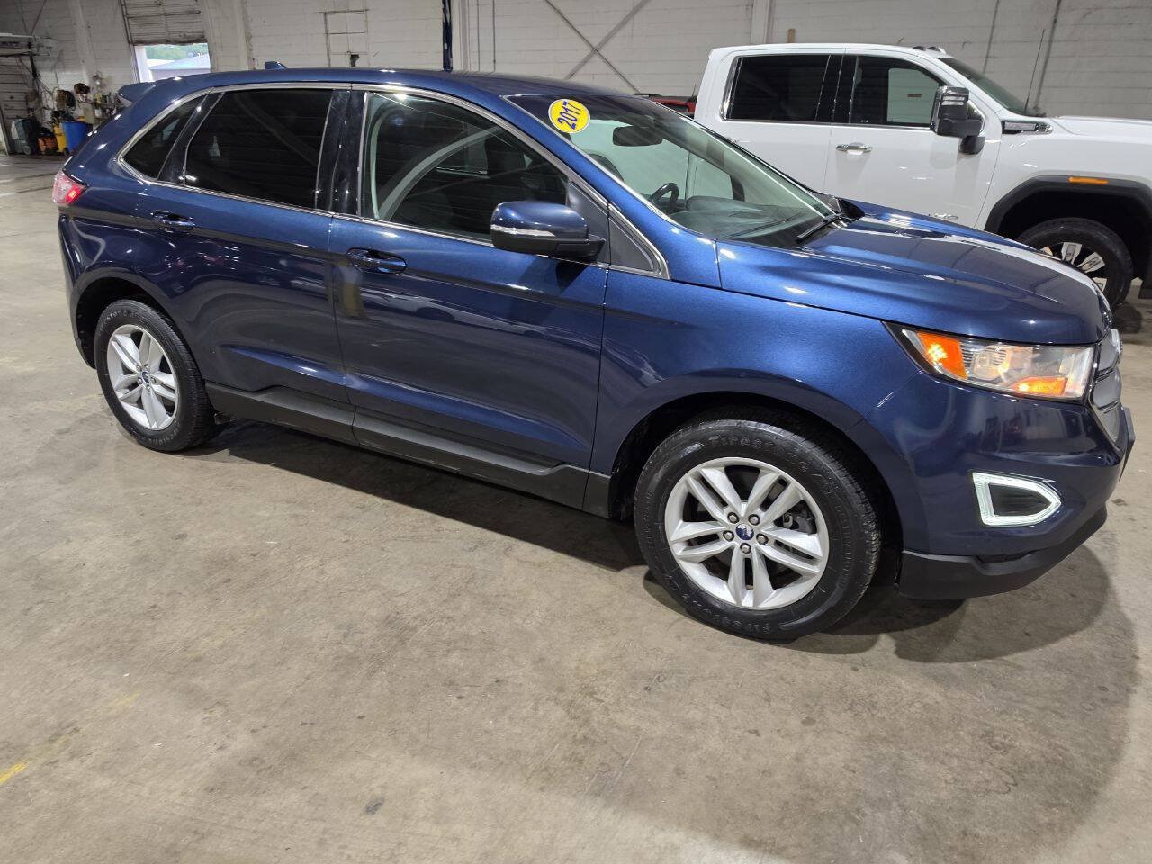 Used 2017 Ford Edge SEL w/ Equipment Group 201A AWD/4WD image 16