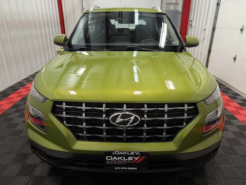 Used 2023 Hyundai Venue SEL FWD image 7