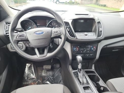 Used 2017 Ford Escape SE w/ Equipment Group 201A image 11