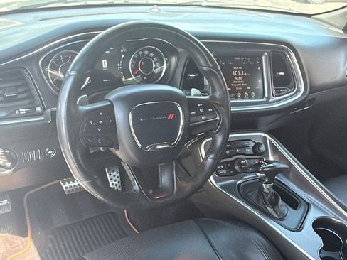 Used 2016 Dodge Challenger R/T Scat Pack RWD image 10