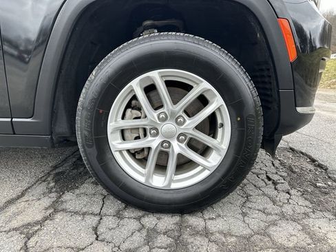 Used 2023 Jeep Grand Cherokee L Laredo image 20