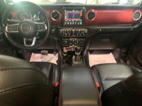 Used 2021 Jeep Wrangler Unlimited Rubicon AWD/4WD image 16