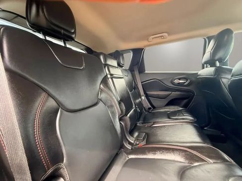 Used 2014 Jeep Cherokee Trailhawk w/ Leather Interior Group AWD/4WD image 13