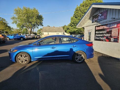 Used 2017 Hyundai Elantra SE FWD image 6
