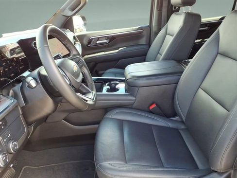 Used 2025 Chevrolet Tahoe LT AWD/4WD image 12
