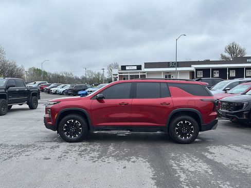 Used 2024 Chevrolet Traverse Z71 w/ Enhanced Driving Package image 2