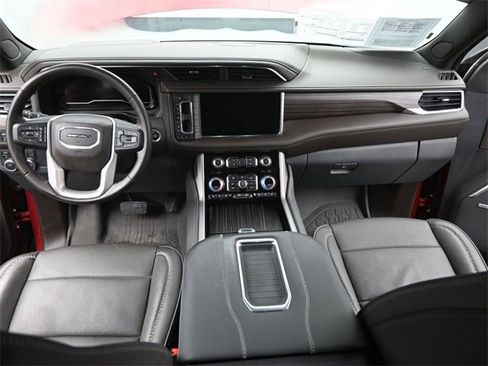 Certified 2024 GMC Yukon Denali image 24