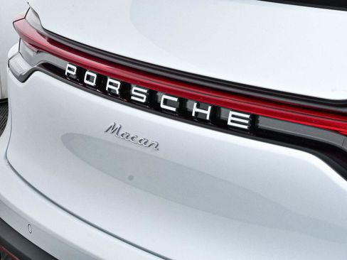 Certified 2026 Porsche Macan Turbo AWD/4WD image 36