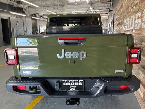 Used 2021 Jeep Gladiator Overland w/ Popular Equipment Package AWD/4WD image 27