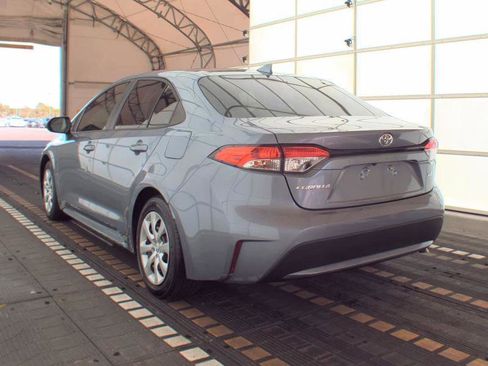 Used 2021 Toyota Corolla LE image 4