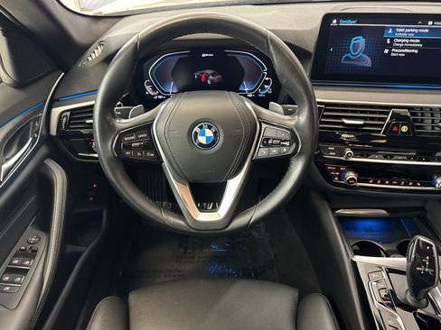 Certified 2023 BMW 530e w/ Convenience Package RWD image 30